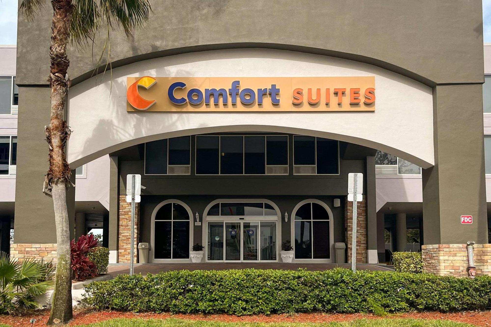 Comfort Suites Clearwater - Dunedin Exterior foto